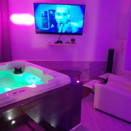 Διαμέρισμα Jacuzzisuite Confort Et Relaxation