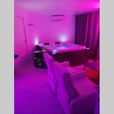 Jacuzzisuite Confort Et Relaxation Διαμέρισμα