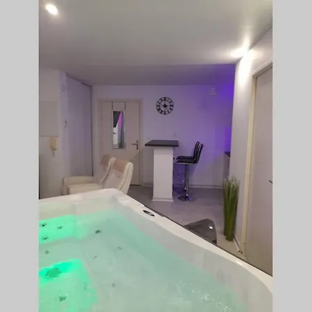Jacuzzisuite Confort Et Relaxation Διαμέρισμα *